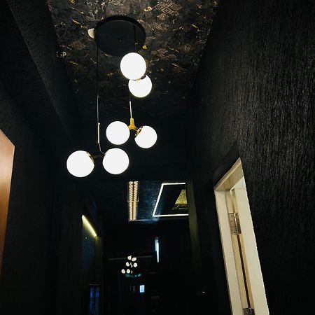 Hotel Shades Of Black 2 Lucknow Exterior foto